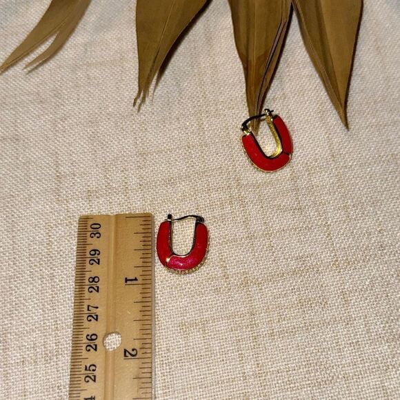 Vintage red hoop earrings M514 - Picture 3 of 3